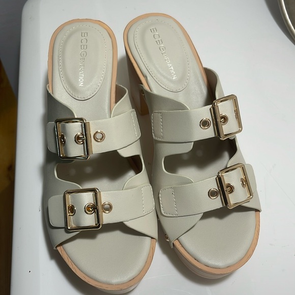 BCBGeneration Summer Clogs - Picture 1 of 3